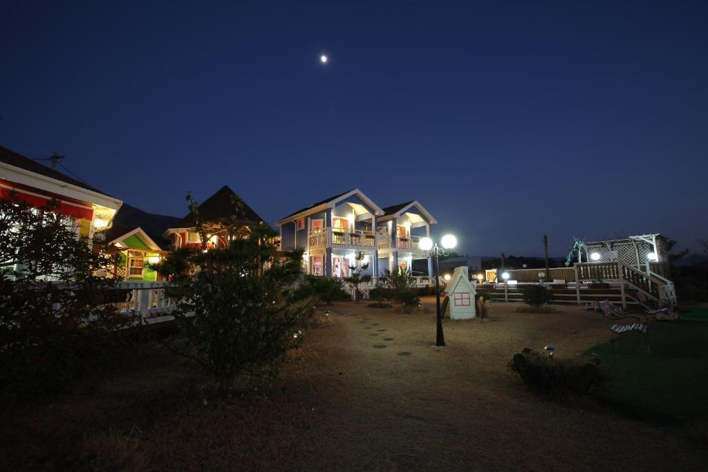Polaris Tourist Pension Gyeongju Bagian luar foto