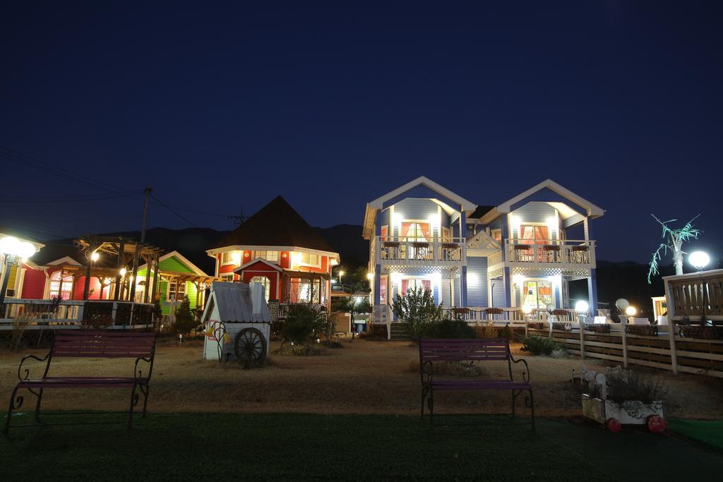 Polaris Tourist Pension Gyeongju Bagian luar foto