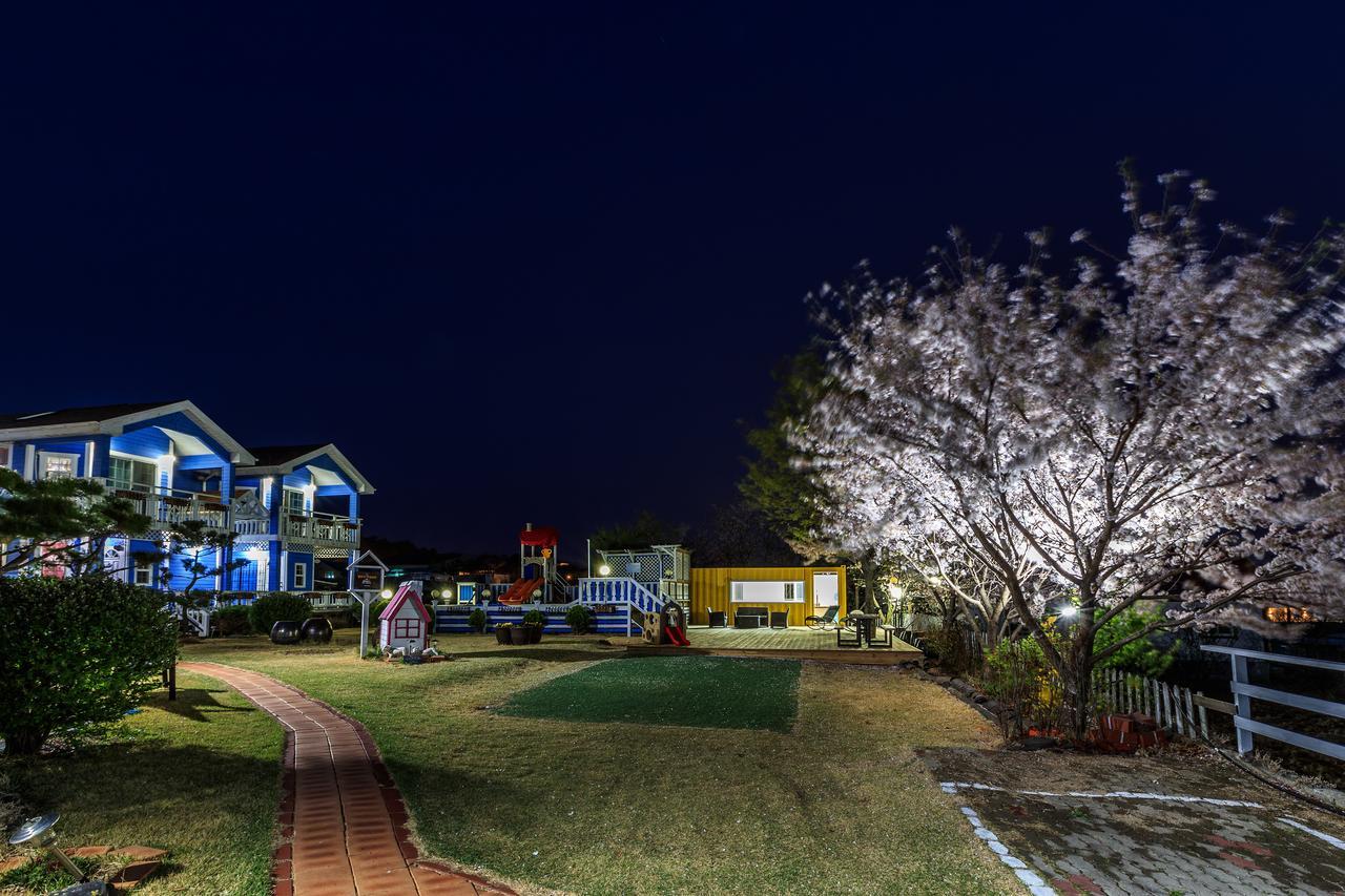 Polaris Tourist Pension Gyeongju Bagian luar foto