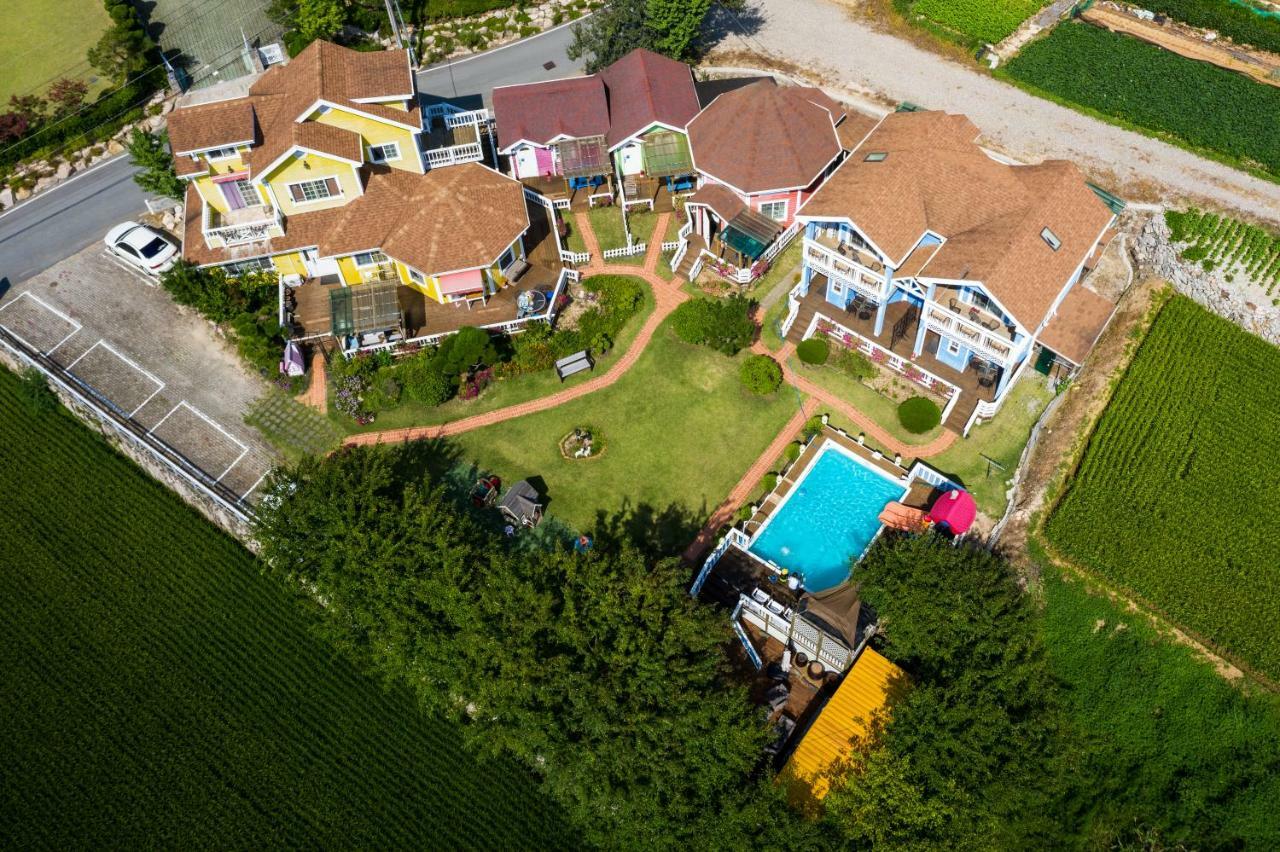 Polaris Tourist Pension Gyeongju Bagian luar foto